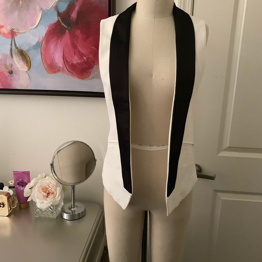 Women’s Open front Vest (Brand New)